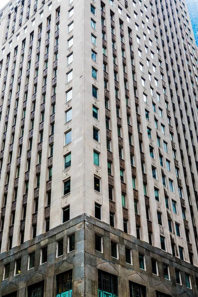 Hörnet av klassiska gamla Office Tower — Stockfoto