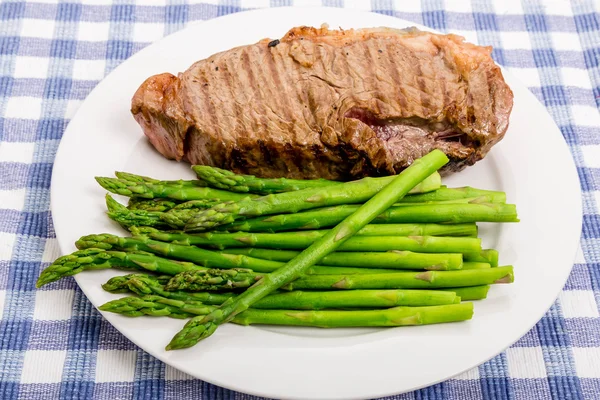 Asparagus on Plate with Steak — Stock Photo, Image