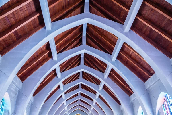 Wood Roof and Cement Beams — Stock Photo, Image