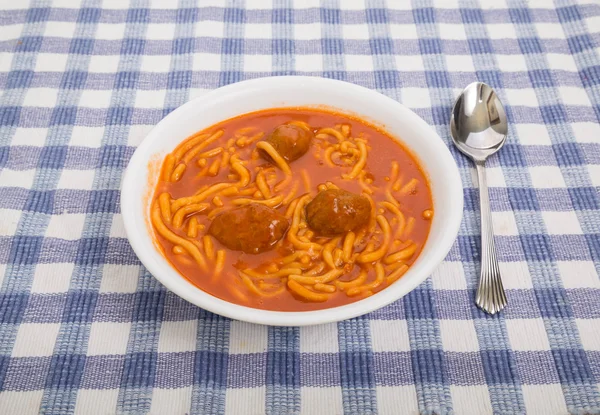 Skål med spaghetti och köttbullar — Stockfoto