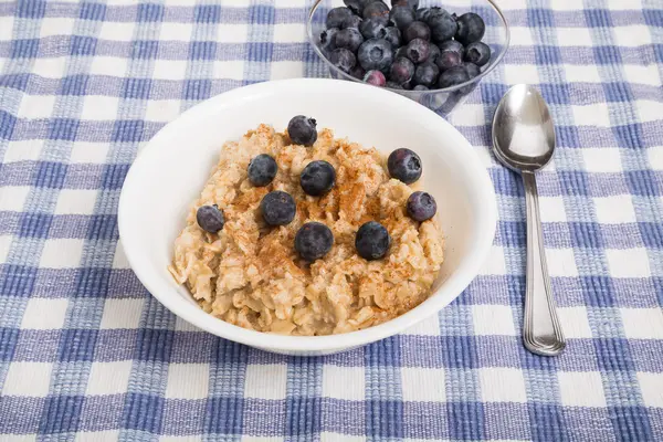 Farina d'avena con mirtilli — Foto Stock