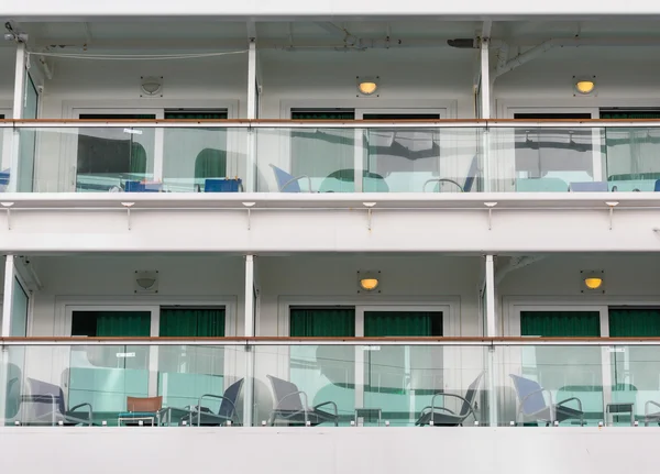 Bir seyahat gemisinde altı verandalar — Stok fotoğraf