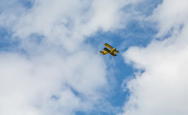 Yellow Biplane Advertising Rides — Stock Photo, Image