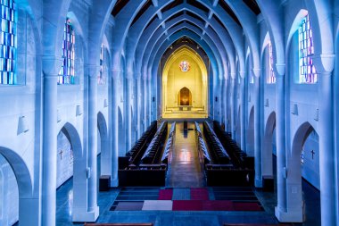 Büyük taş kemer kilise