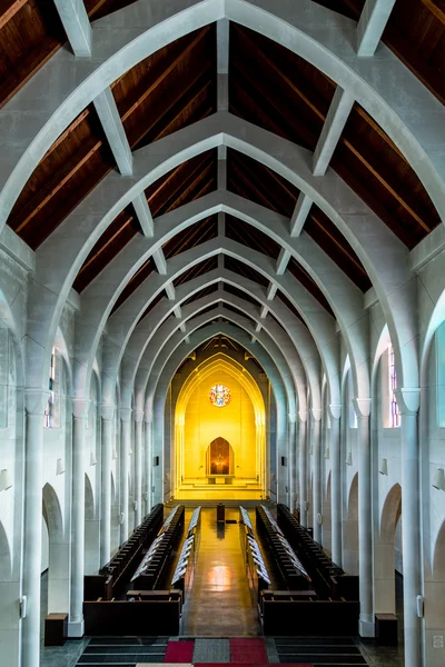 Arcs en pierre dans la chapelle — Photo