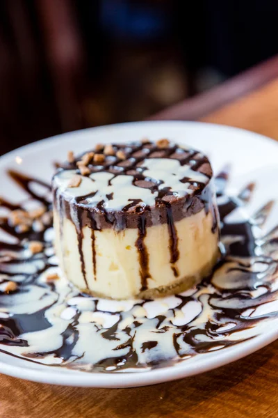 Bolo de queijo com chocolate — Fotografia de Stock