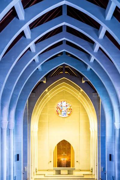Blau und gelb in der Kirche — Stockfoto