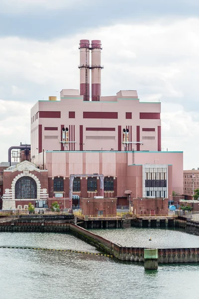 Moderní cihlový elektrárny poblíž Bostonu — Stock fotografie