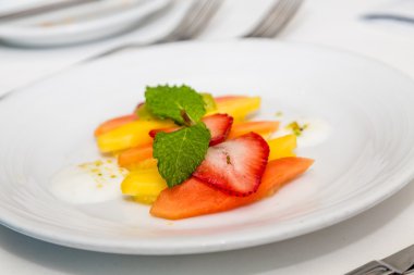 Mango Papaya ve çilek