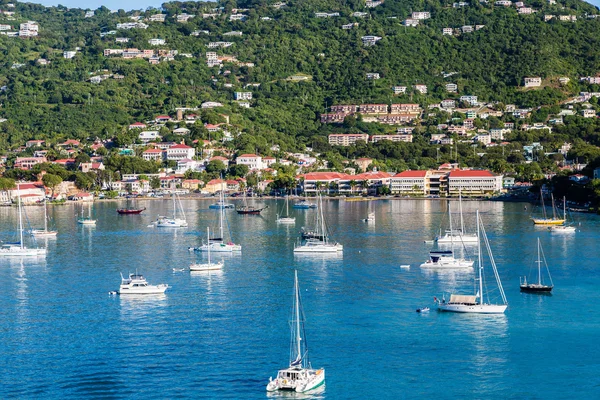 White Boats in Blue Bay off St Thomas — Stockfoto