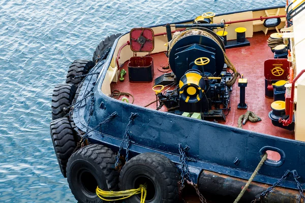 Vorderteil des bunten Schleppers — Stockfoto