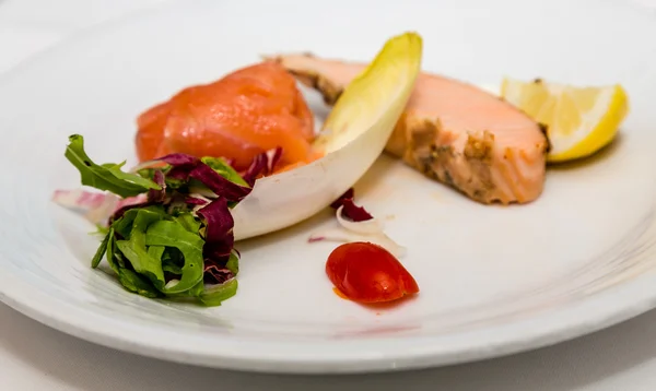 Braised Salmon with Endive — Stock Photo, Image