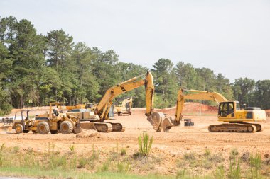 Yeni evler sitesinde ağır ekipman