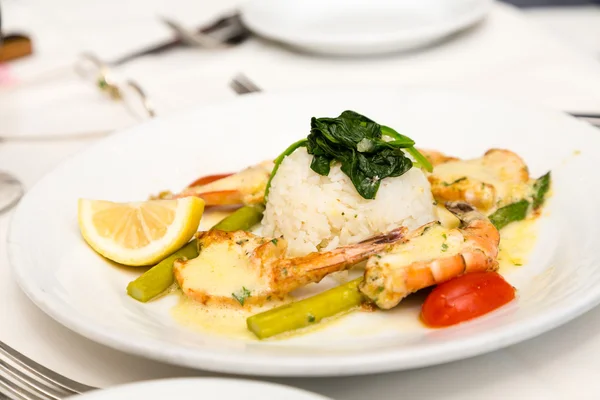 White Rice with Broiled Shrimp — Stock Photo, Image