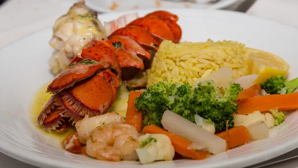 Lobster Tail with Shrimp Vegetables and Rice — Stock Photo, Image