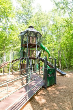 Park eğlenceli sürgülü tahta