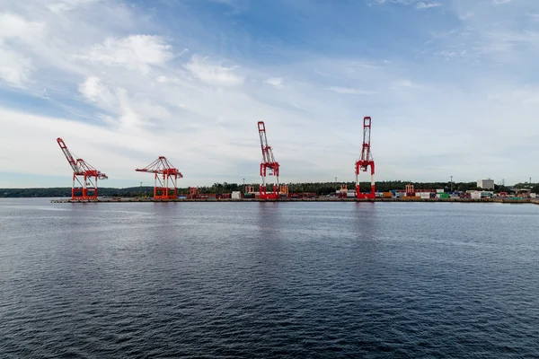 ハリファックス海岸の 4 つの貨物クレーン — ストック写真