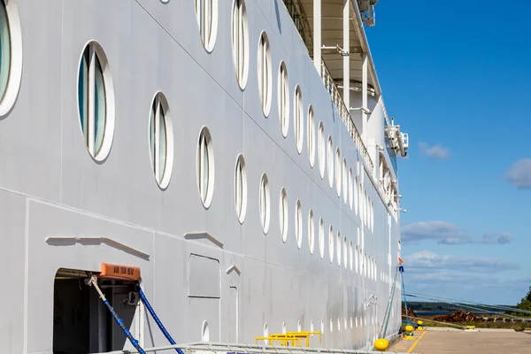 Vista de Portholes Down Side of Ship — Fotografia de Stock