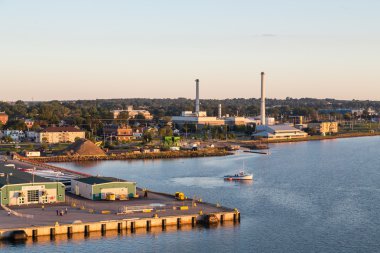 Balıkçılık Tekne ticari bırakarak Dock sabah erken