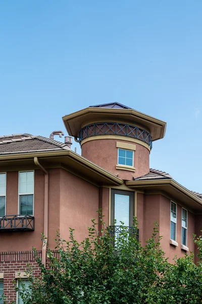 Upper Floor of Stucco Condo — Stock Photo, Image