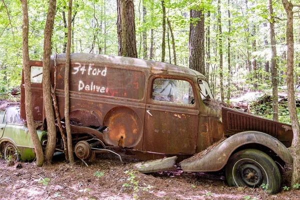 Camion Ford Rusty 34 — Photo
