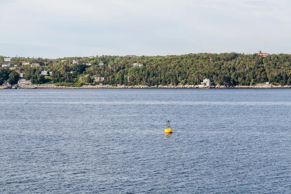 Yellow Channel Marker Along Canadian Coast — Stock Photo, Image