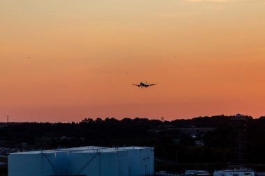 Tankları iniş uçak
