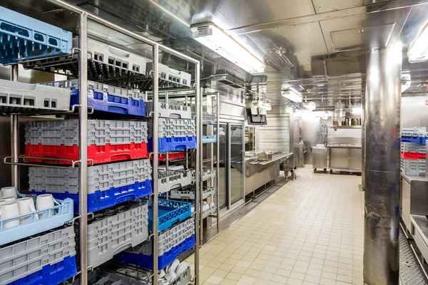 Cup and Glass Racks in Commercial Kitchen — Stock Photo, Image