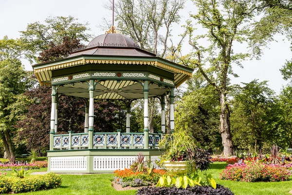 Ornate Gazebo in Public Garden — Stock Photo, Image