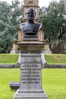 Lafayette ağaçların heykeli