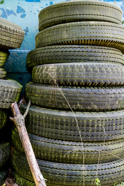 Tires in Junkyard — Stock Photo, Image