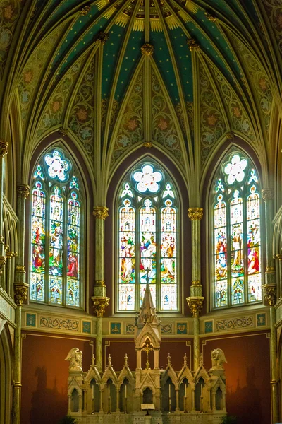 Altar de três janelas arqueadas — Fotografia de Stock