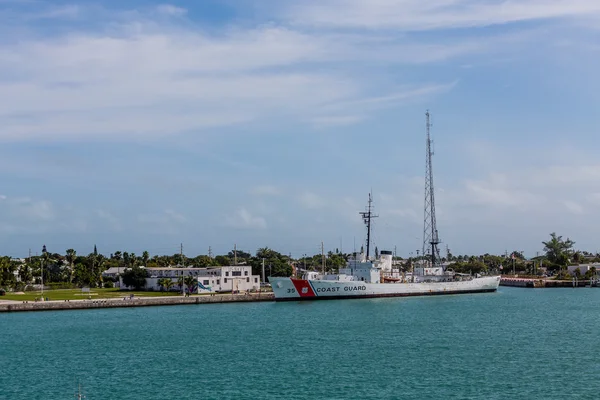 Flottans Station med kustbevakningen fartyg — Stockfoto