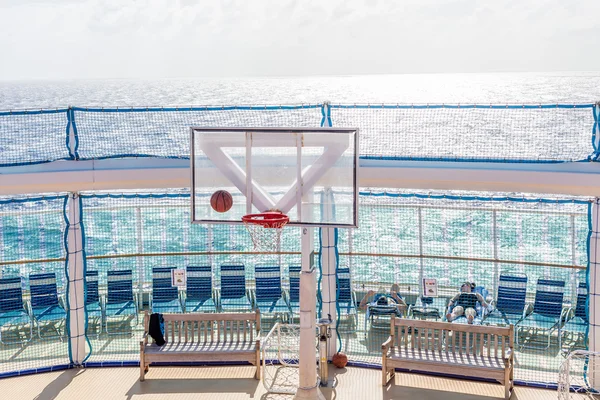 Basketball Game at Sea — Stock Photo, Image