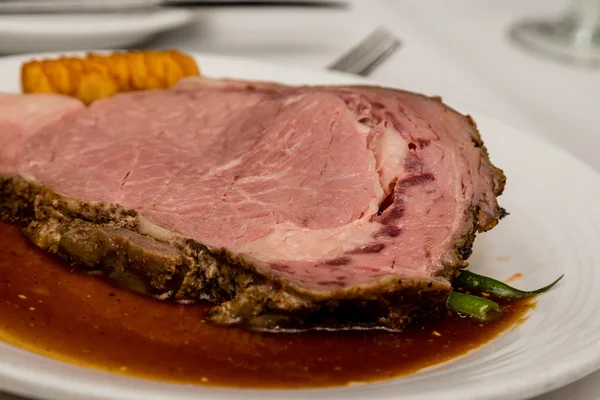 Slab of Prime Rib with Gravy — Stock Photo, Image