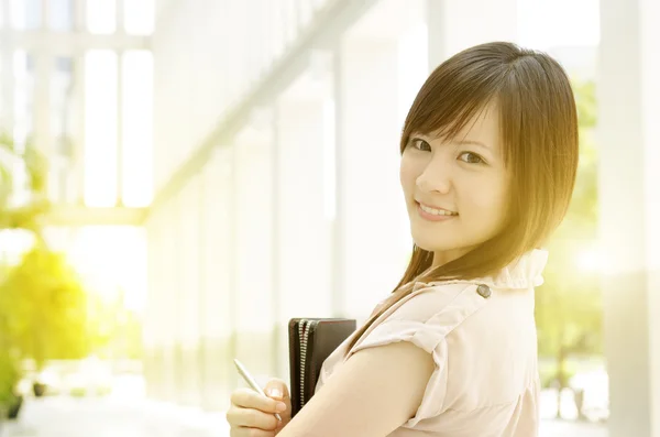 Young Asian female executive at office — 图库照片