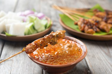 Lezzetli tavuk satay