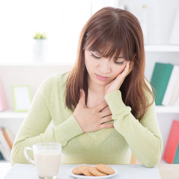 Asian girl no appetite — Stockfoto