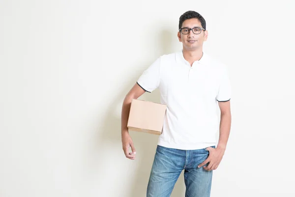 Parcel delivery service man — Stock Photo, Image