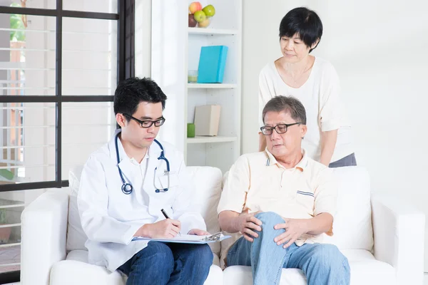 Concetto sanitario medico e paziente — Foto Stock