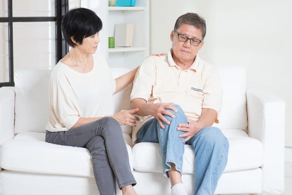 Viejo dolor de rodilla — Foto de Stock