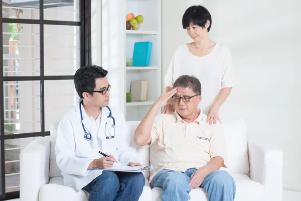 Parents healthcare concept — Stockfoto