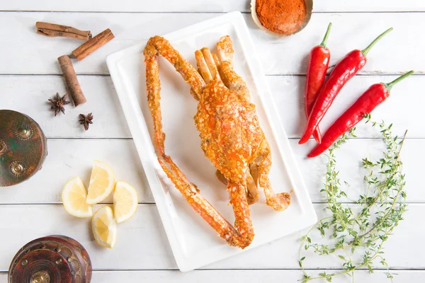 Cooked blue crab and ingredients — Stock Photo, Image