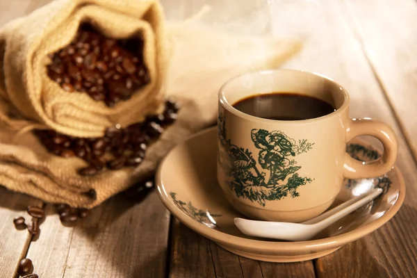 Café tradicional de estilo Hainan en taza vintage —  Fotos de Stock