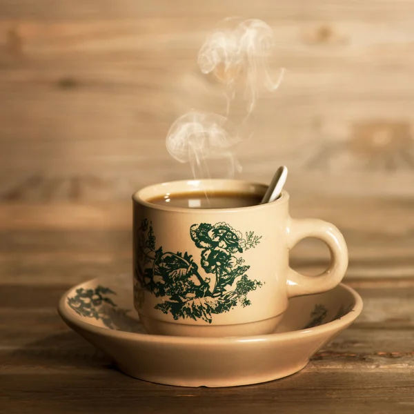 Steaming traditional oriental Chinese coffee in vintage mug and — Zdjęcie stockowe