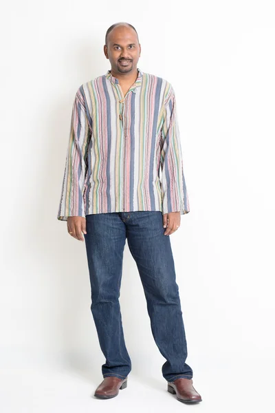 Maturo casual indiano uomo — Foto Stock