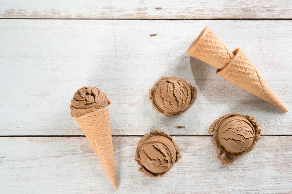 Felülnézet barna fagylalt tölcsér — Stock Fotó