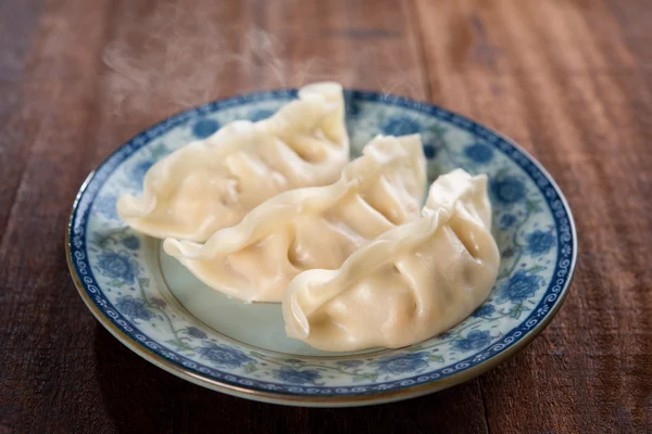 Chinese schotel gestoomde dumplings — Stockfoto