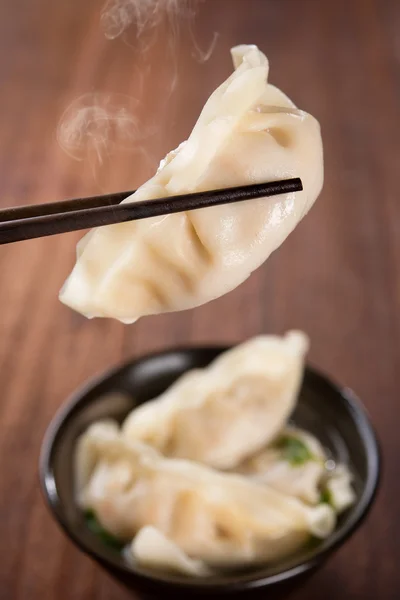 Popular Asian gourmet dumplings soup — Stock Photo, Image