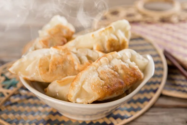 Famosos asiáticos gourmet pan bolinhos fritos — Fotografia de Stock